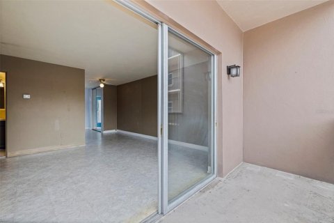 Condo in Saint Petersburg, Florida, 1 bedroom  № 1831974 - photo 18