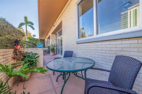 Condo in Saint Petersburg, Florida, 1 bedroom  № 1831974 - photo 3