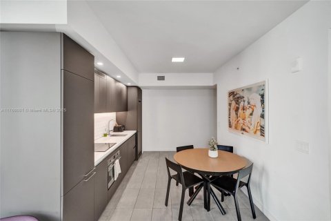 Condominio en venta en Miami, Florida, 1 dormitorio, 51 m2 № 1863324 - foto 4