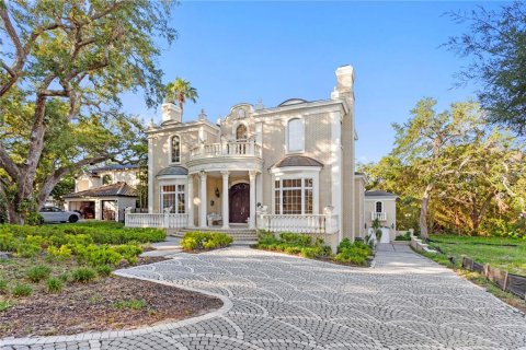 House in Belleair, Florida 6 bedrooms, 565.4 sq.m. № 1654602 - photo 2