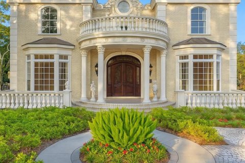 House in Belleair, Florida 6 bedrooms, 565.4 sq.m. № 1654602 - photo 1