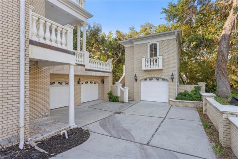 House in Belleair, Florida 6 bedrooms, 565.4 sq.m. № 1654602 - photo 6