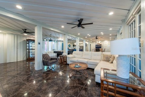 Casa en venta en Riverview, Florida, 9 dormitorios, 502.6 m2 № 1601897 - foto 6