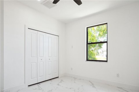 Casa en venta en Cape Coral, Florida, 3 dormitorios, 175.31 m2 № 2176217 - foto 11