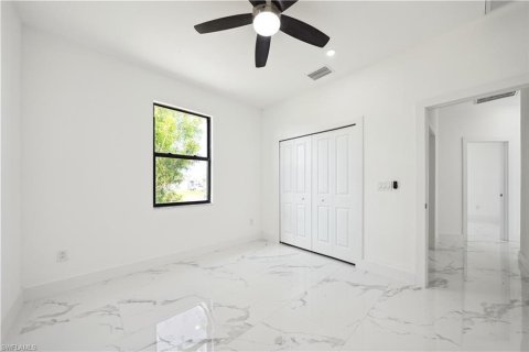 Casa en venta en Cape Coral, Florida, 3 dormitorios, 175.31 m2 № 2176217 - foto 8