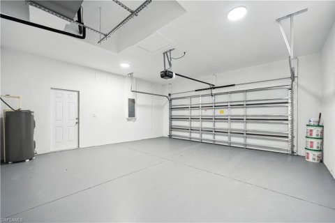 Casa en venta en Cape Coral, Florida, 3 dormitorios, 175.31 m2 № 2176217 - foto 18