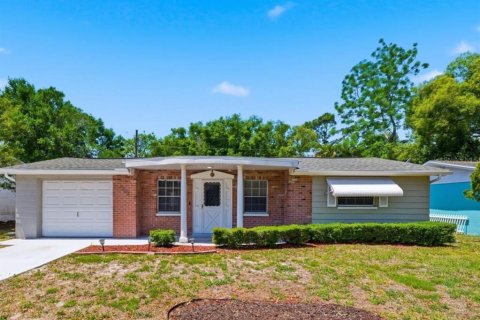 House in Holiday, Florida 2 bedrooms, 78.78 sq.m. № 2117693