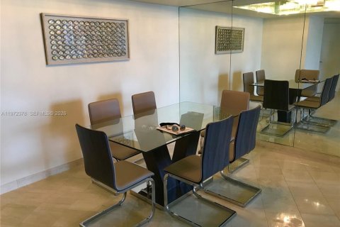 Снять в аренду кондоминиум в Авентура, Флорида 1 спальня, 97.55м2, № 2040338 - фото 2