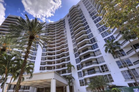 Снять в аренду кондоминиум в Авентура, Флорида 1 спальня, 97.55м2, № 2040338 - фото 16