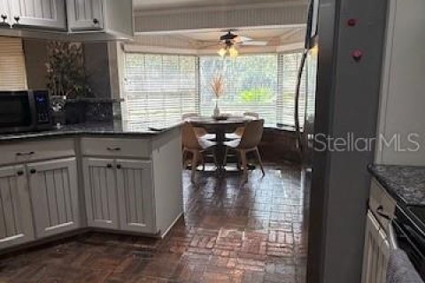 House in Land O' Lakes, Florida 3 bedrooms, 190.36 sq.m. № 1858395 - photo 26
