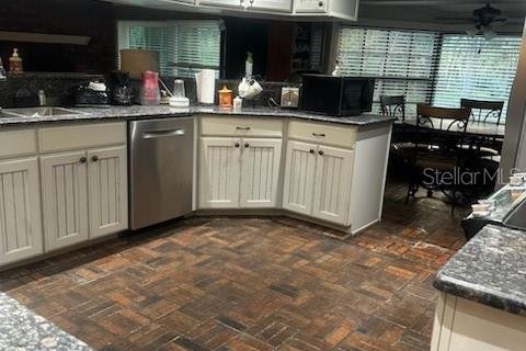 House in Land O' Lakes, Florida 3 bedrooms, 190.36 sq.m. № 1858395 - photo 7