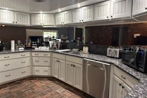 House in Land O' Lakes, Florida 3 bedrooms, 190.36 sq.m. № 1858395 - photo 19