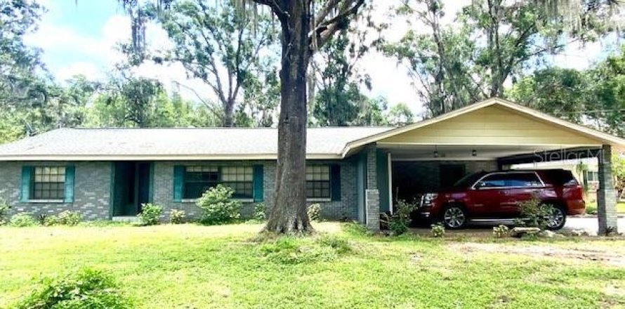 House in Land O' Lakes, Florida 3 bedrooms, 190.36 sq.m. № 1858395