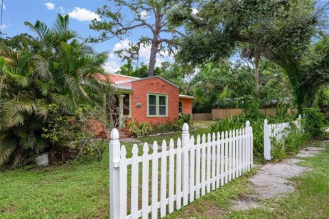 Снять в аренду виллу или дом в Сарасота, Флорида 4 комнаты, 103.96м2, № 1831492 - фото 28