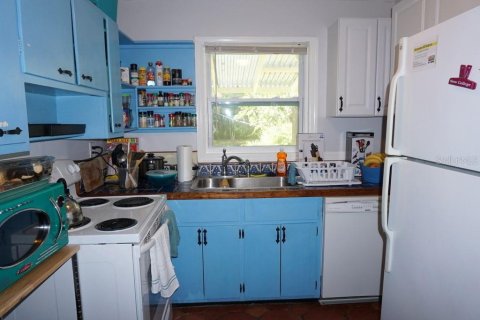 Снять в аренду виллу или дом в Сарасота, Флорида 4 комнаты, 103.96м2, № 1831492 - фото 6