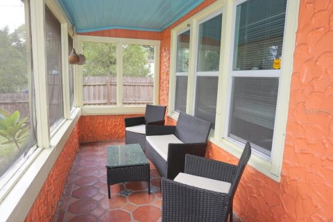 Снять в аренду виллу или дом в Сарасота, Флорида 4 комнаты, 103.96м2, № 1831492 - фото 3