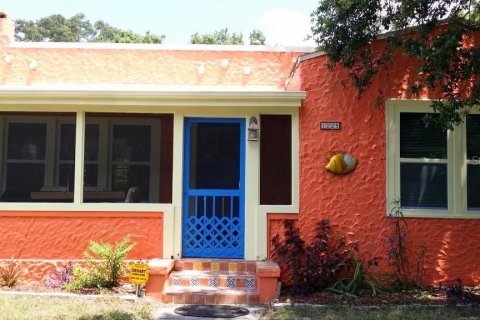 Снять в аренду виллу или дом в Сарасота, Флорида 4 комнаты, 103.96м2, № 1831492 - фото 1