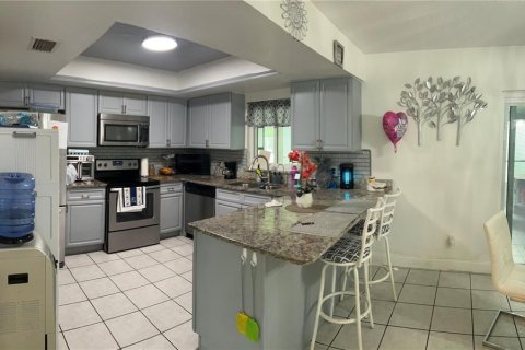 Casa en venta en Orlando, Florida, 3 dormitorios, 120.96 m2 № 1767256 - foto 5