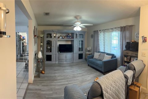 Casa en venta en Orlando, Florida, 3 dormitorios, 120.96 m2 № 1767256 - foto 2