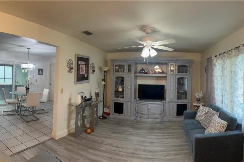 Casa en venta en Orlando, Florida, 3 dormitorios, 120.96 m2 № 1767256 - foto 3