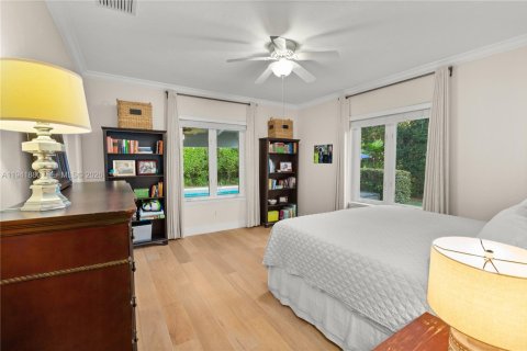 House in Coral Gables, Florida 4 bedrooms, 285.77 sq.m. № 1998760 - photo 28