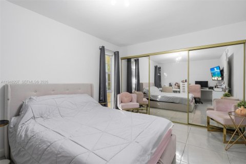 Condo in Plantation, Florida, 2 bedrooms  № 2004203 - photo 26