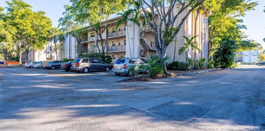 Condo in Plantation, Florida, 2 bedrooms  № 2004203