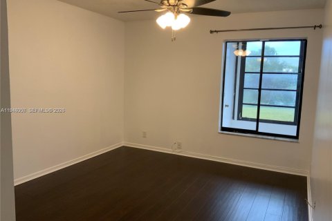 Condominio en alquiler en Tamarac, Florida, 2 dormitorios, 82.68 m2 № 2002324 - foto 11
