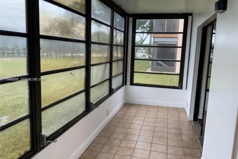 Condominio en alquiler en Tamarac, Florida, 2 dormitorios, 82.68 m2 № 2002324 - foto 18
