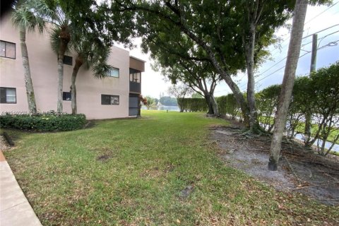 Condominio en alquiler en Tamarac, Florida, 2 dormitorios, 82.68 m2 № 2002324 - foto 19