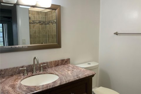 Condominio en alquiler en Tamarac, Florida, 2 dormitorios, 82.68 m2 № 2002324 - foto 8