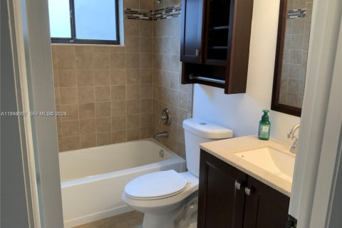 Condominio en alquiler en Tamarac, Florida, 2 dormitorios, 82.68 m2 № 2002324 - foto 14