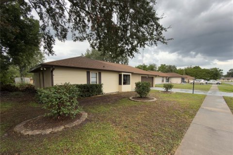 House in Ocala, Florida 2 bedrooms, 104.61 sq.m. № 2207460 - photo 2