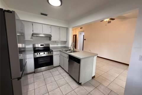 House in Ocala, Florida 2 bedrooms, 104.61 sq.m. № 2207460 - photo 12