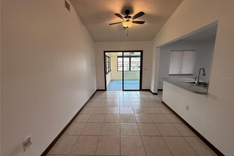 House in Ocala, Florida 2 bedrooms, 104.61 sq.m. № 2207460 - photo 5