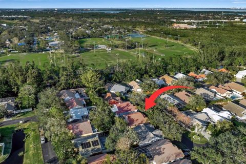 House in Saint Petersburg, Florida 3 bedrooms, 144.56 sq.m. № 1537568 - photo 5