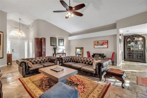 House in Saint Petersburg, Florida 3 bedrooms, 144.56 sq.m. № 1537568 - photo 16