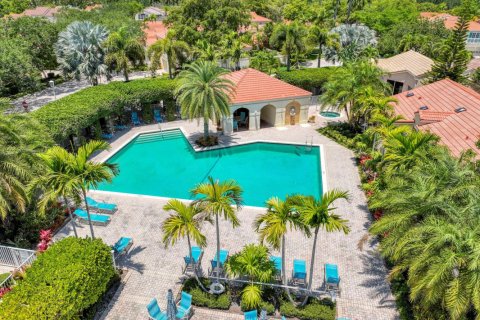 House in Palm Beach Gardens, Florida 2 bedrooms, 118.64 sq.m. № 1171216 - photo 1