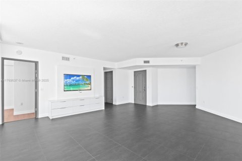 Condo in Aventura, Florida, 2 bedrooms  № 1587996 - photo 8