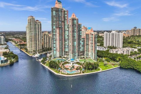 Condo in Aventura, Florida, 2 bedrooms  № 1587996 - photo 26