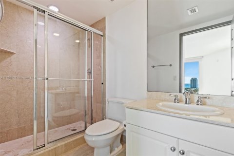 Condo in Aventura, Florida, 2 bedrooms  № 1587996 - photo 12