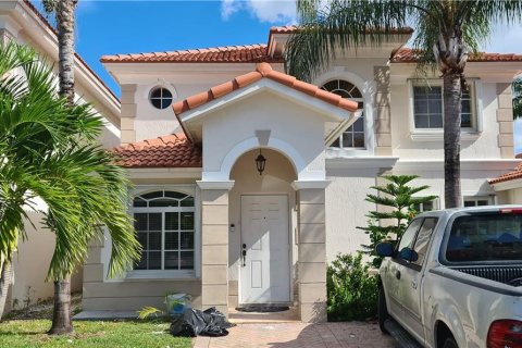 Adosado en alquiler en Hialeah, Florida, 4 dormitorios, 154.03 m2 № 2275924 - foto 4