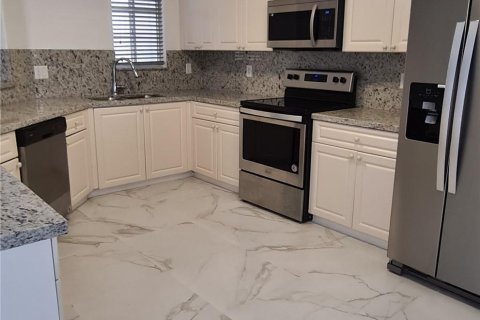 Adosado en alquiler en Hialeah, Florida, 4 dormitorios, 154.03 m2 № 2275924 - foto 6
