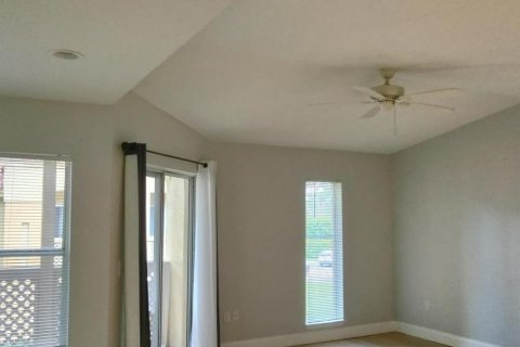 Condo in West Palm Beach, Florida, 1 bedroom № 2083997 - photo 2