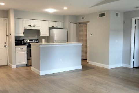 Condo in West Palm Beach, Florida, 1 bedroom  № 2083997