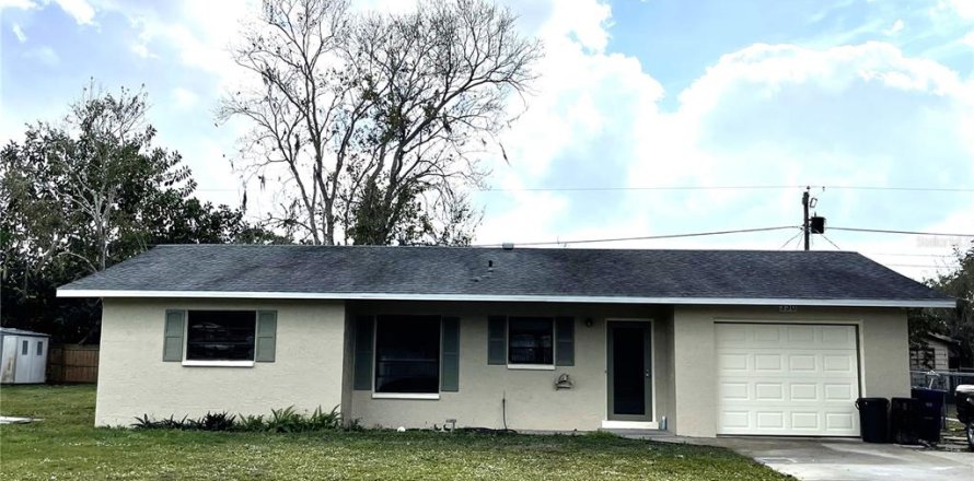 House in Venice, Florida 2 bedrooms, 125.98 sq.m. № 2395866