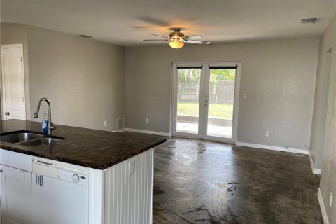 House in Venice, Florida 2 bedrooms, 125.98 sq.m. № 2395866 - photo 2