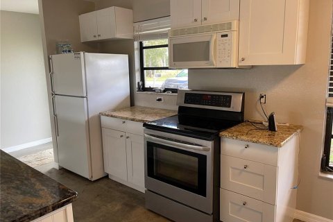House in Venice, Florida 2 bedrooms, 125.98 sq.m. № 2395866 - photo 5