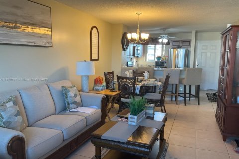 Condo in Miramar, Florida, 2 bedrooms  № 2082535 - photo 4