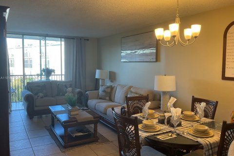 Condo in Miramar, Florida, 2 bedrooms  № 2082535 - photo 5